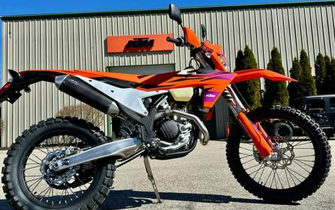 2024 KTM 500 EXC-F Six Days First Look [Fast Facts]