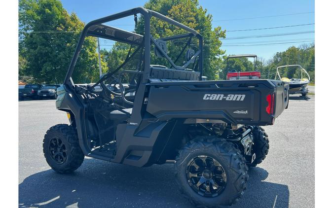 2025 Can-Am Defender DPS HD7