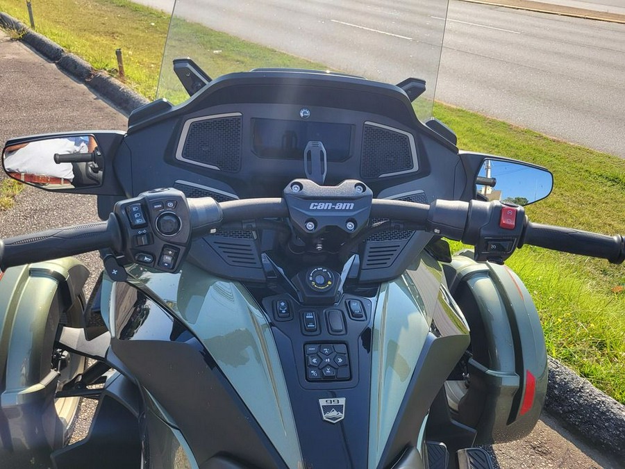 2021 Can-Am® Spyder® RT Sea To Sky SE6