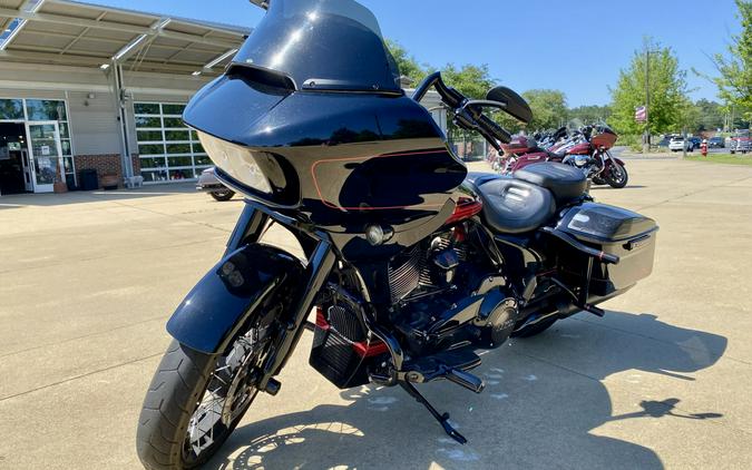 2021 Harley-Davidson CVO Road Glide Black Hole