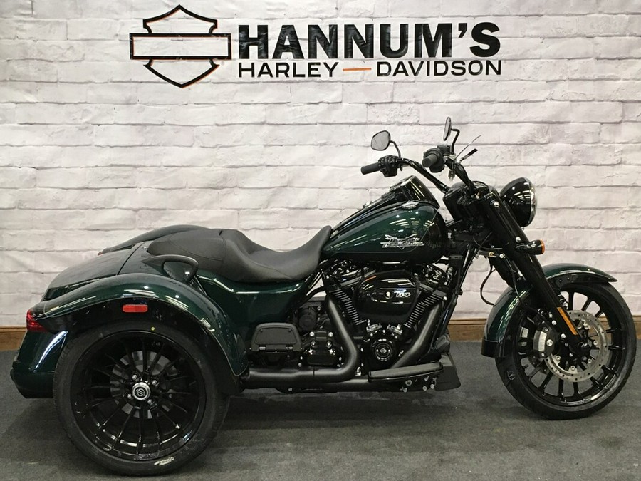 2024 Harley-Davidson Freewheeler Alpine Green / Vivid Black FLRT