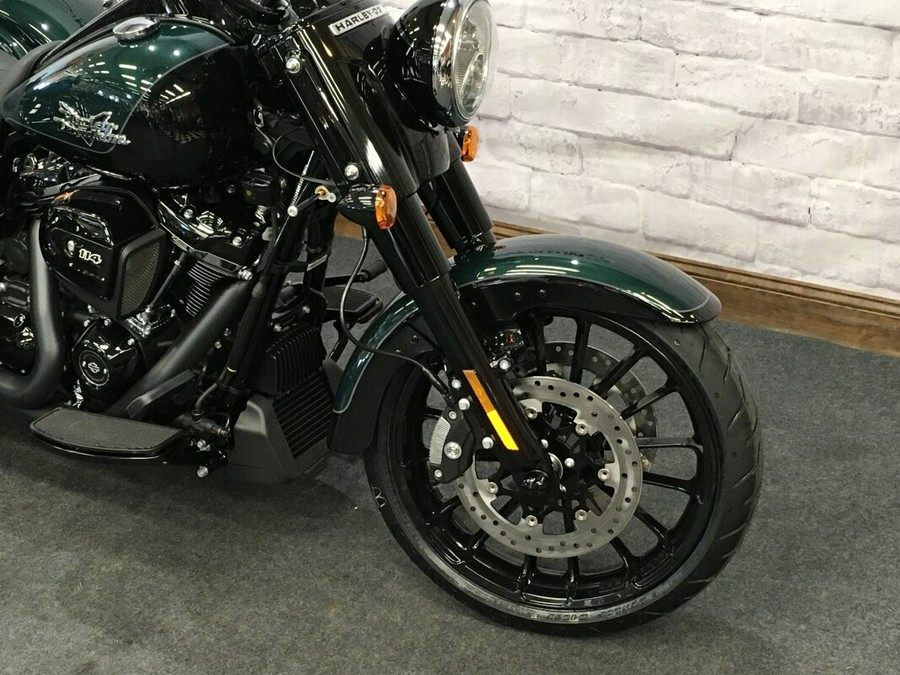 2024 Harley-Davidson Freewheeler Alpine Green / Vivid Black FLRT