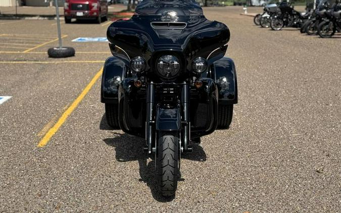 2025 Harley-Davidson® FLHTCUTG - Tri Glide® Ultra