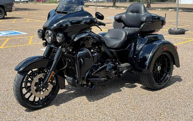 2025 Harley-Davidson® FLHTCUTG - Tri Glide® Ultra