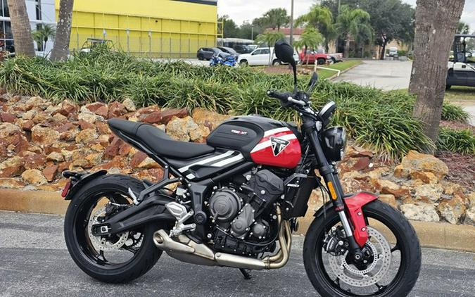 2025 Triumph Trident 660 Diablo Red/Sapphire Black 660