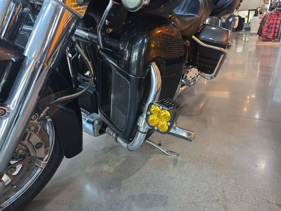 FLTRUSE 2016 CVO™ Road Glide® Ultra