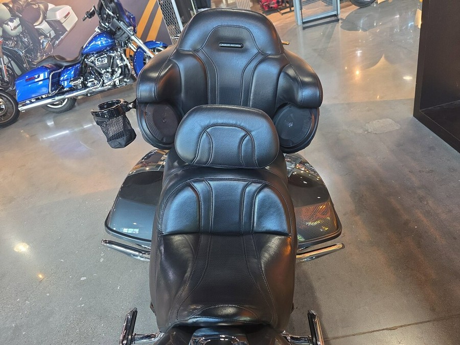 FLTRUSE 2016 CVO™ Road Glide® Ultra