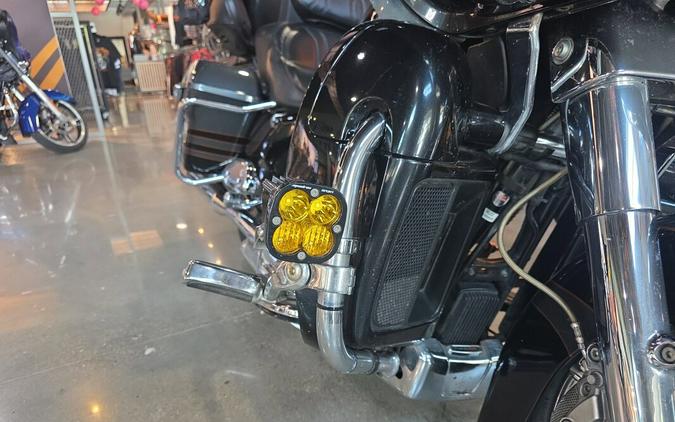 FLTRUSE 2016 CVO™ Road Glide® Ultra