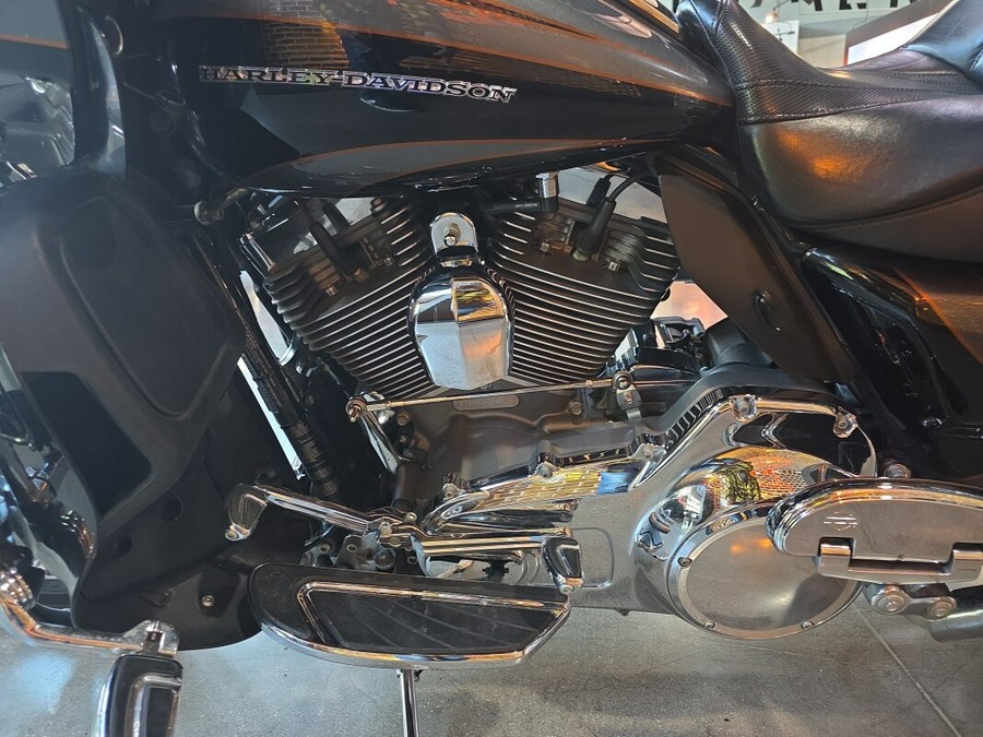 FLTRUSE 2016 CVO™ Road Glide® Ultra