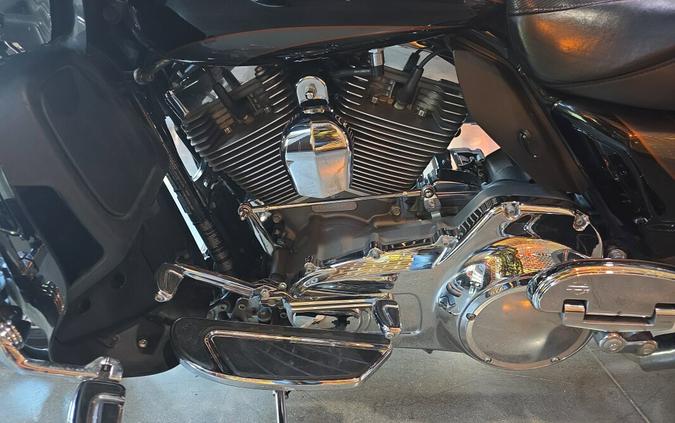 FLTRUSE 2016 CVO™ Road Glide® Ultra