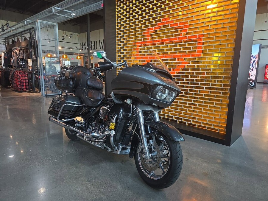 FLTRUSE 2016 CVO™ Road Glide® Ultra