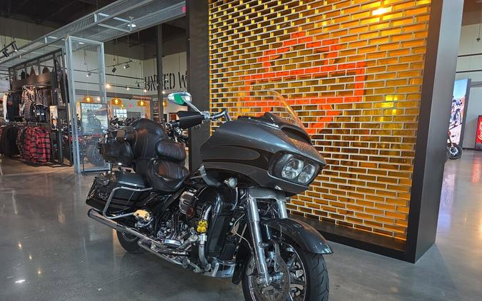 FLTRUSE 2016 CVO™ Road Glide® Ultra