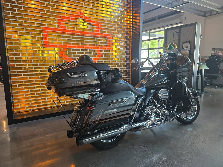 FLTRUSE 2016 CVO™ Road Glide® Ultra