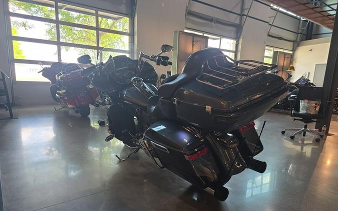 FLTRUSE 2016 CVO™ Road Glide® Ultra