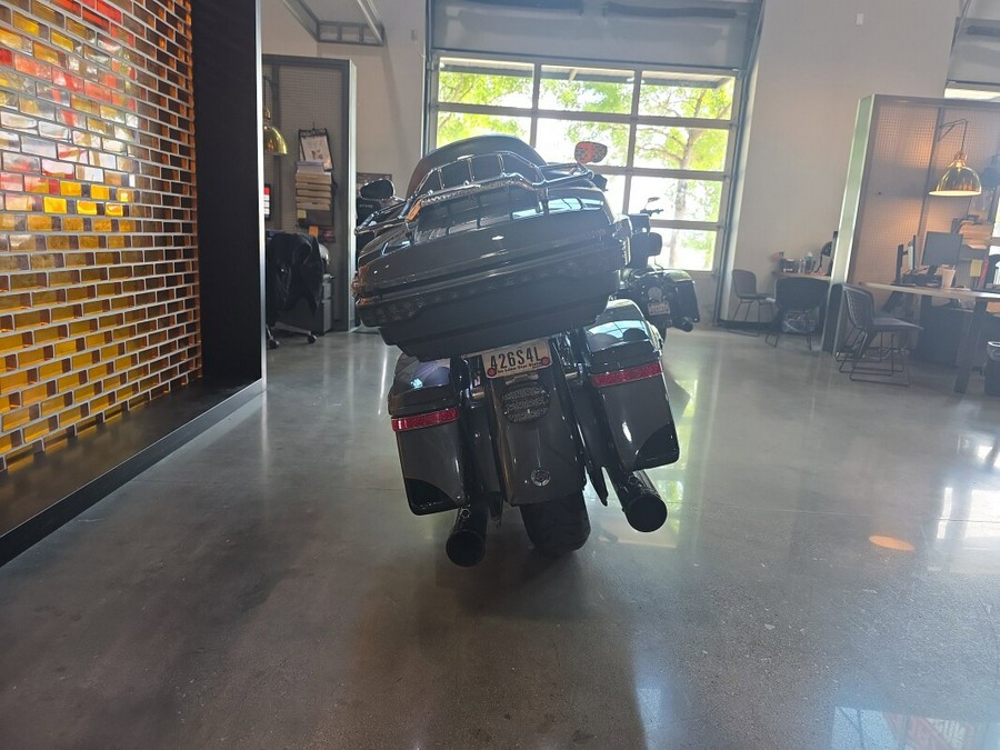 FLTRUSE 2016 CVO™ Road Glide® Ultra