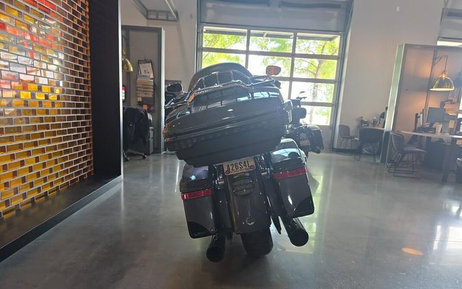FLTRUSE 2016 CVO™ Road Glide® Ultra