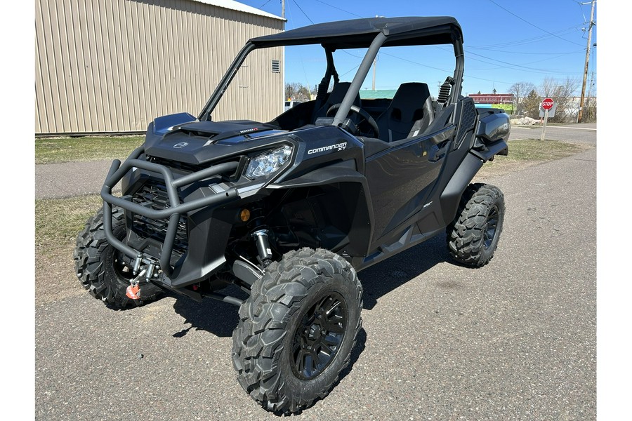 2024 Can-Am SSV COM XT 64 1000R BK 24