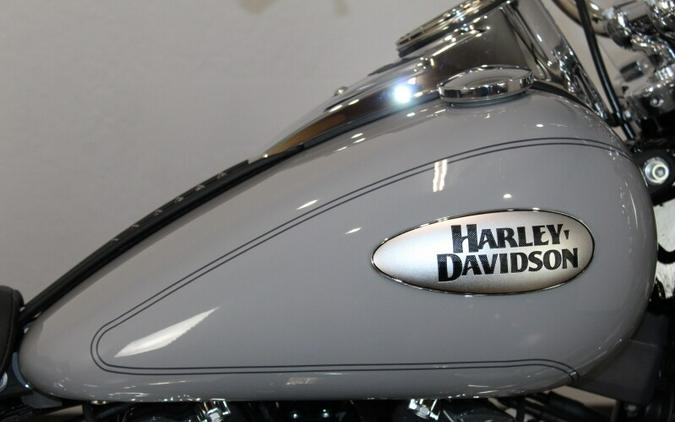 Harley-Davidson Heritage Classic 2024 FLHCS 84392232 BILLIARD GRAY W/ PINSTRIPE