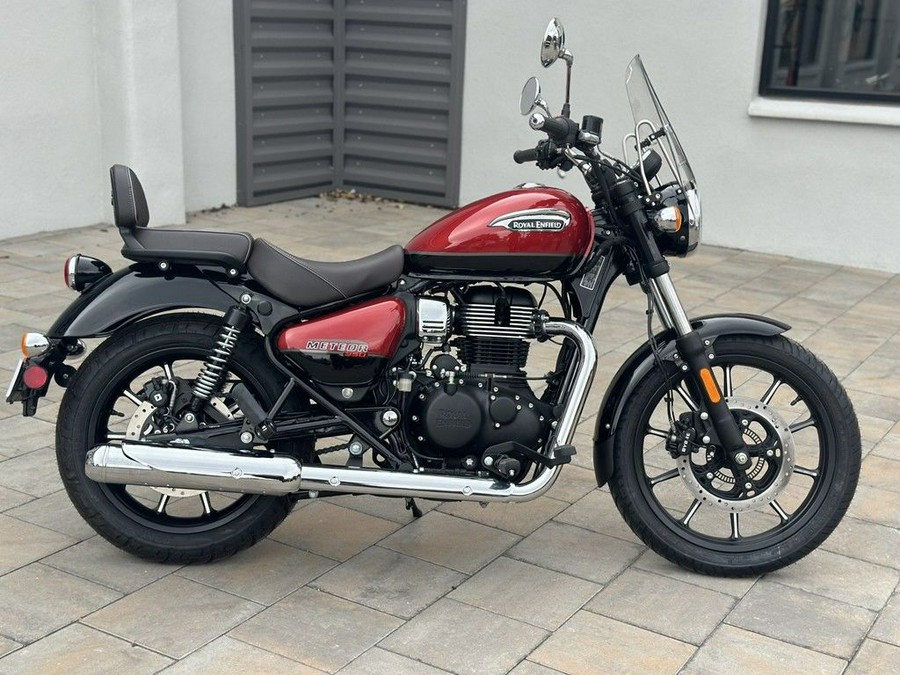 2023 Royal Enfield Meteor 350 Stellar Red