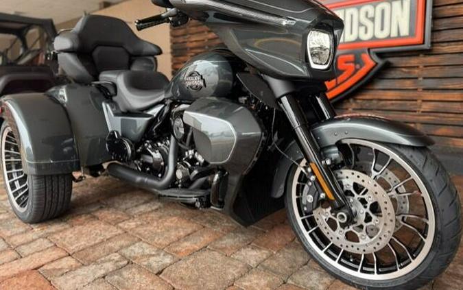 2026 Harley-Davidson® Street Glide 3 FLHLT