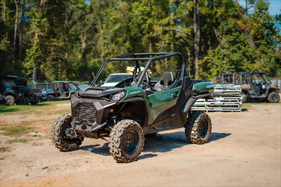 2023 Can-Am Commander DPS 700