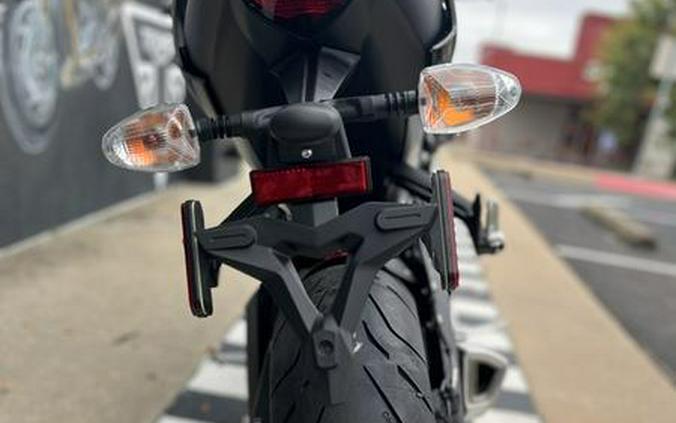 2024 Triumph Street Triple 765 R Silver Ice