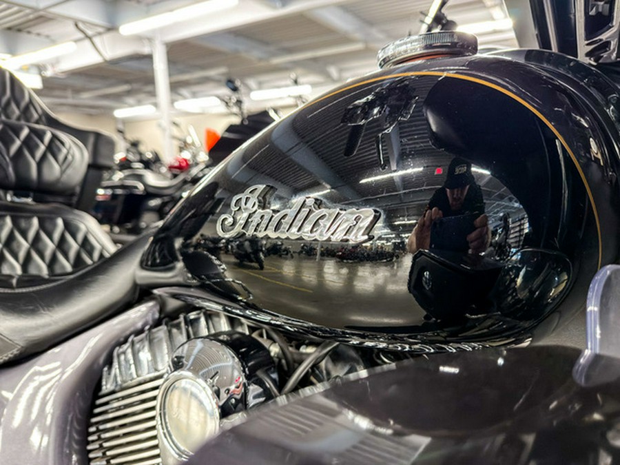 2016 Indian Roadmaster Thunder Black
