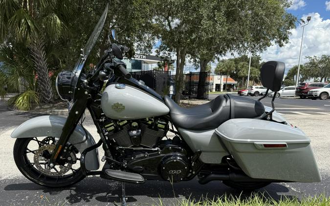 FLHRXS 2025 Road King Special