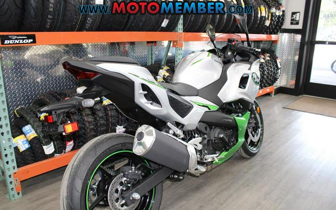 2024 Kawasaki Ninja® 7 Hybrid ABS