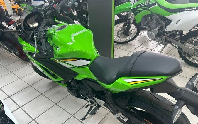 2025 Kawasaki NINJA 650 ABS LIME GREEN/EBONY/PEARL BLIZZARD WHIT