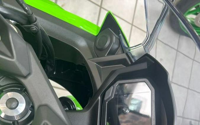 2025 Kawasaki NINJA 650 ABS LIME GREEN/EBONY/PEARL BLIZZARD WHIT