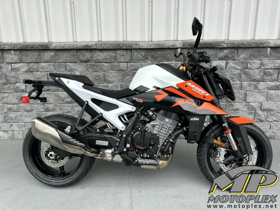 2027 KTM 990 Duke