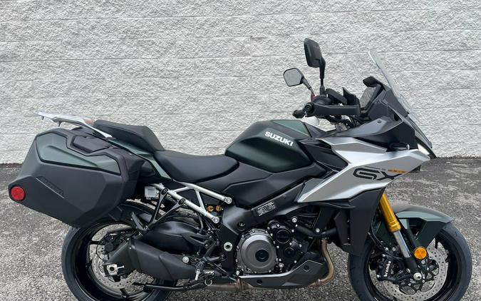 2024 Suzuki GSX-S1000GX+