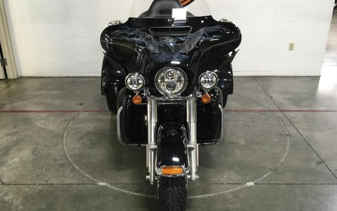 2014 Harley-Davidson® FLHTCUTG - Tri Glide® Ultra