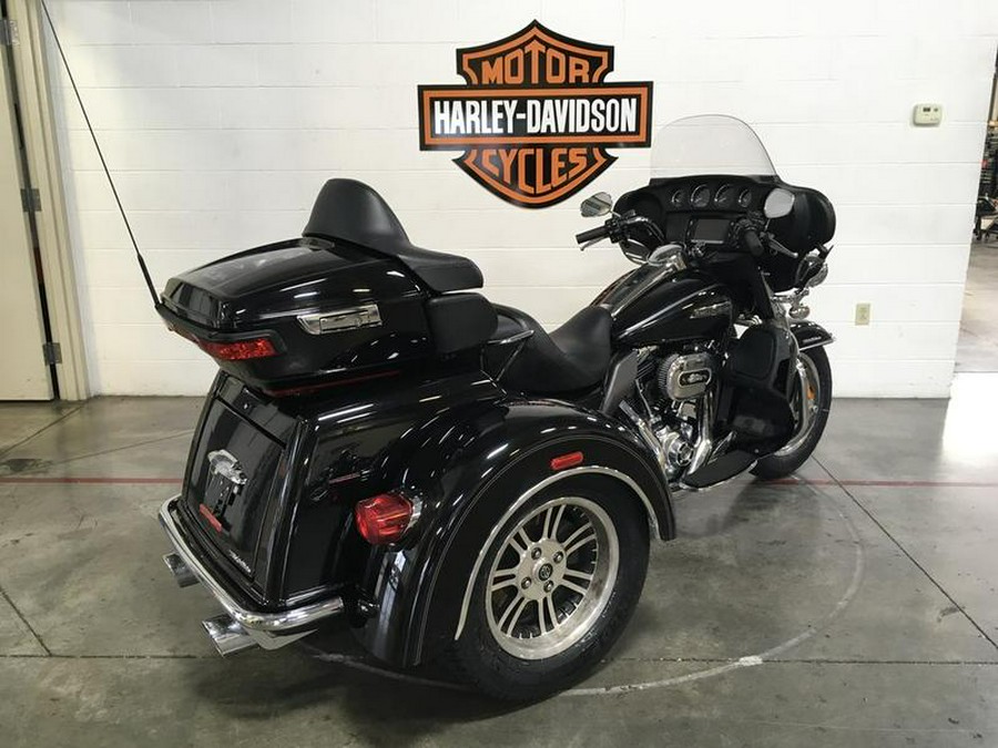 2014 Harley-Davidson® FLHTCUTG - Tri Glide® Ultra