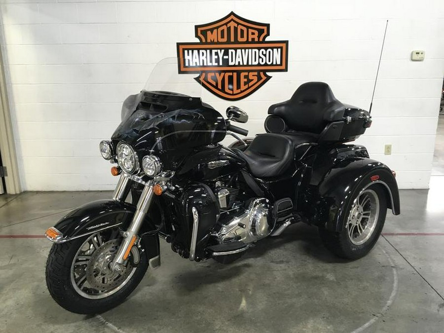 2014 Harley-Davidson® FLHTCUTG - Tri Glide® Ultra