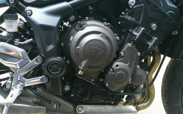 2025 Triumph Trident 660 Diablo RedSapphire Black