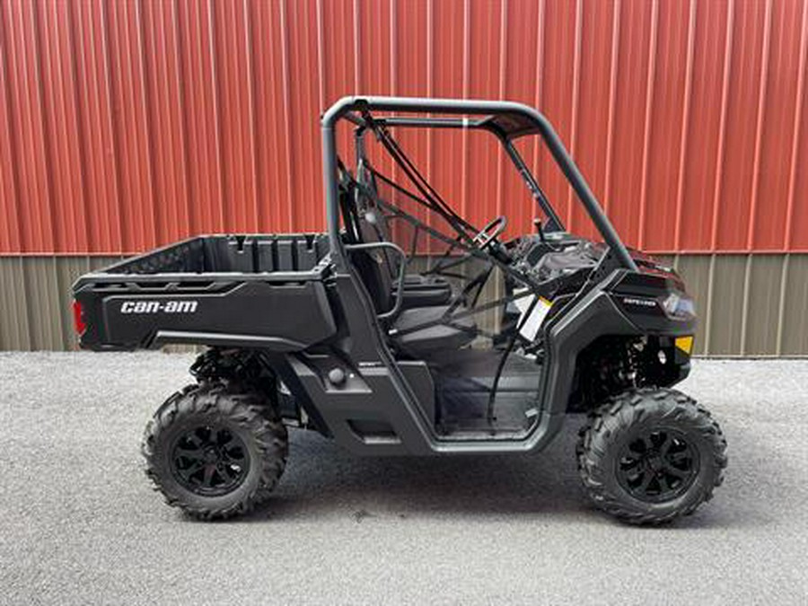 2023 Can-Am Defender DPS HD10