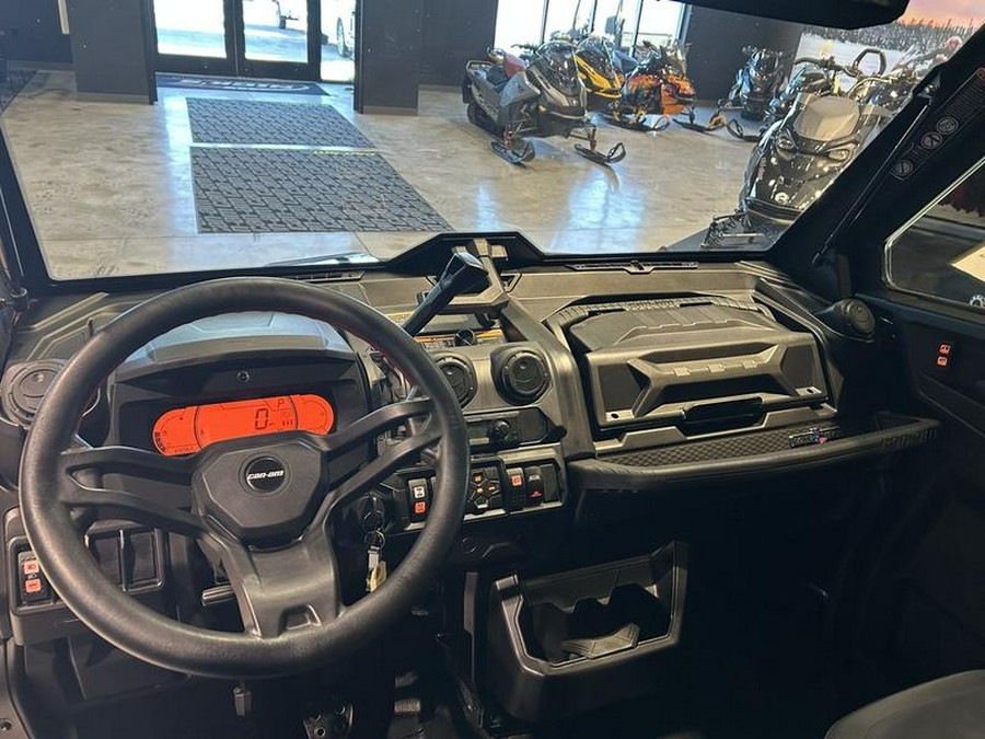 2023 Can-Am® Defender MAX Lone Star Cab HD10