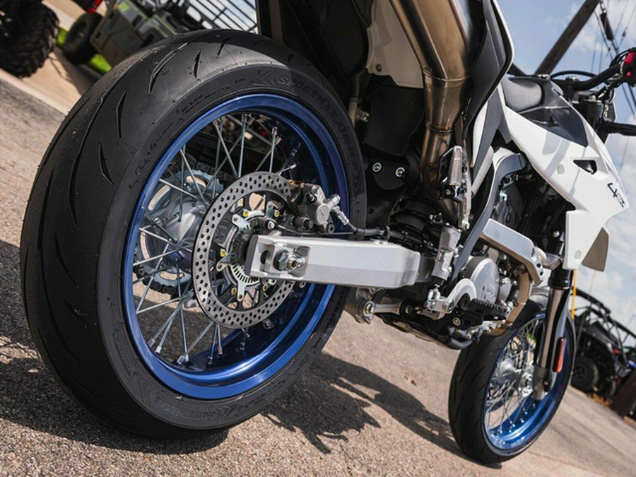 2025 Suzuki DR-Z 4SM