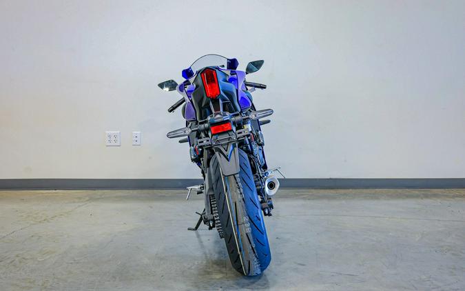 2025 YAMAHA YZFR7