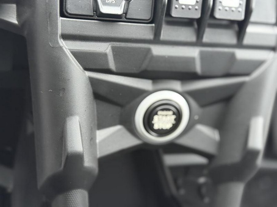 2026 Can-Am® Maverick X3 Max X RS Turbo RR Triple Black_4.5 in