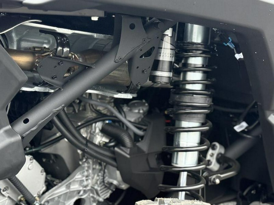 2026 Can-Am® Maverick X3 Max X RS Turbo RR Triple Black_4.5 in