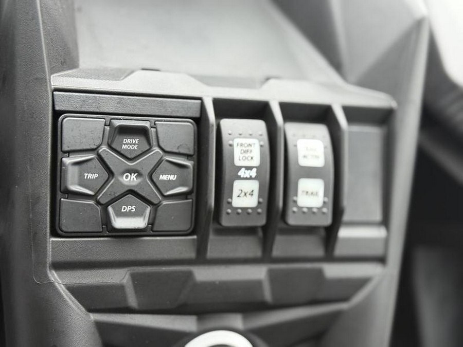 2026 Can-Am® Maverick X3 Max X RS Turbo RR Triple Black_4.5 in