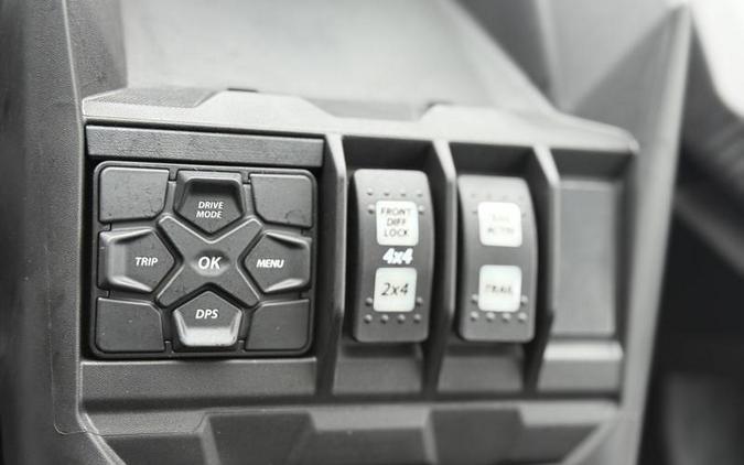 2026 Can-Am® Maverick X3 Max X RS Turbo RR Triple Black_4.5 in