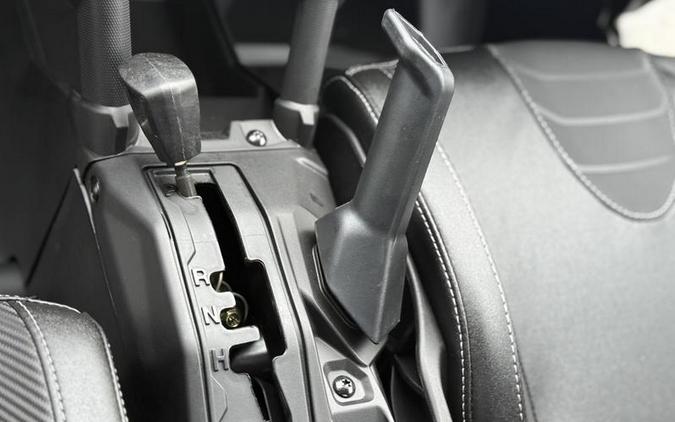 2026 Can-Am® Maverick X3 Max X RS Turbo RR Triple Black_4.5 in