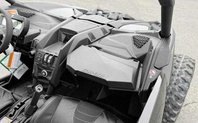 2026 Can-Am® Maverick X3 Max X RS Turbo RR Triple Black_4.5 in