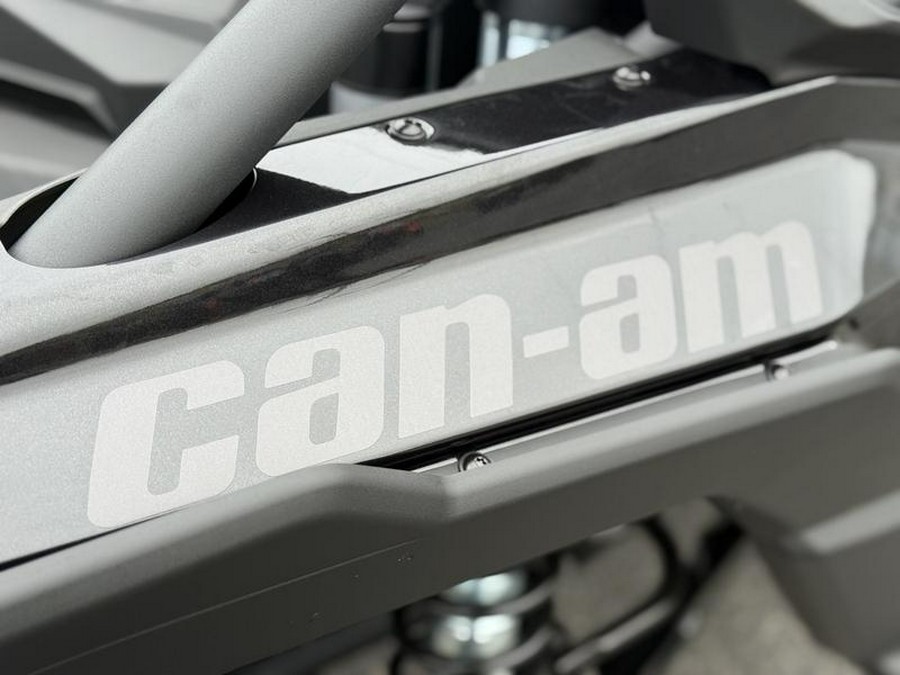 2026 Can-Am® Maverick X3 Max X RS Turbo RR Triple Black_4.5 in