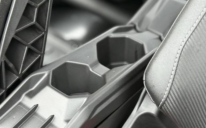 2026 Can-Am® Maverick X3 Max X RS Turbo RR Triple Black_4.5 in