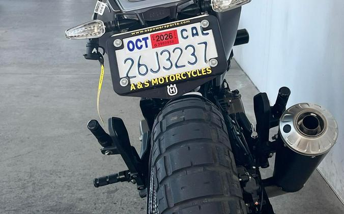 2023 HUSQVARNA Svartpilen